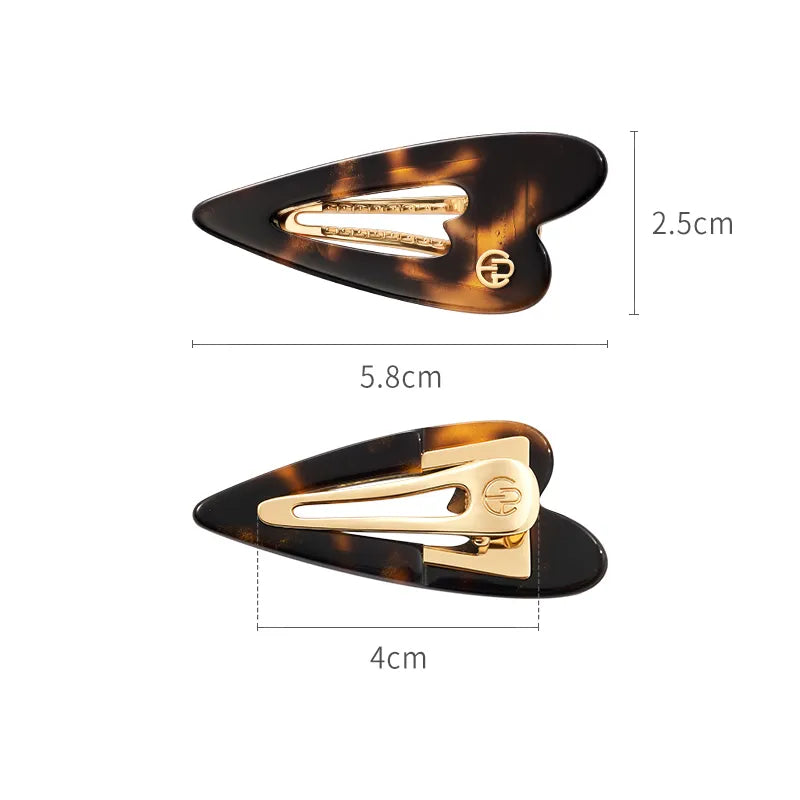 Delilah Heartbeat Pelican Clip